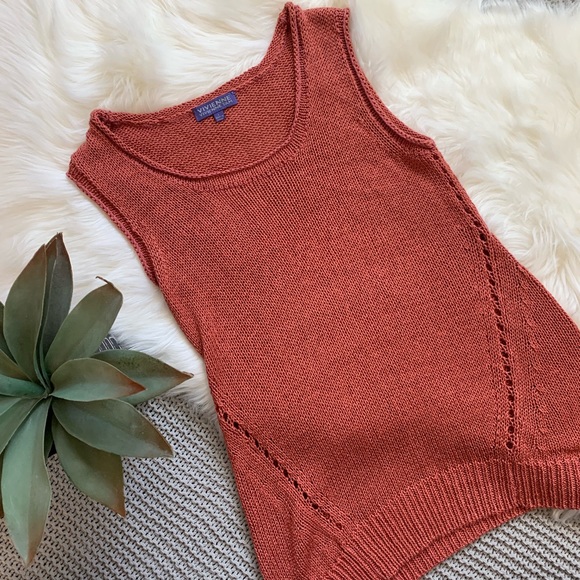 Vivienne Tam Tops - Vivienne Tam sleeveless coral salmon sweater large